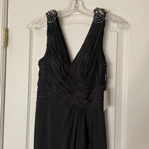 Calvin Klein long black formal dress size 4 - perfect for prom or a wedding